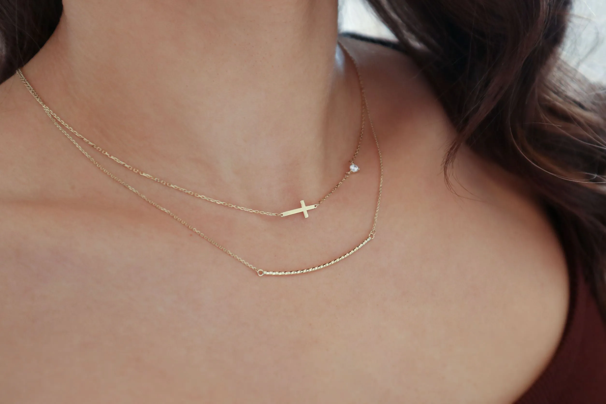 10k Gold Sparkle Cut Curved Bar Necklace