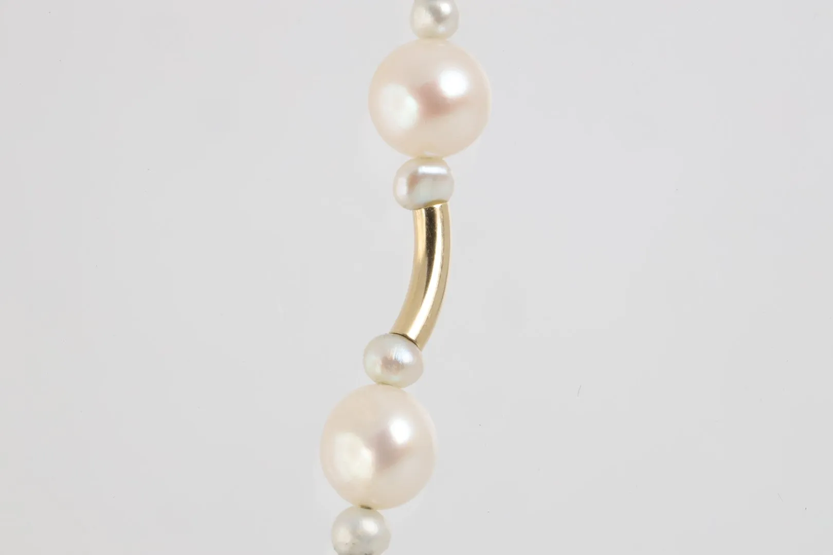 18" 14k Yellow Gold Pearl Necklace with Gold Spacers (11.61g.)