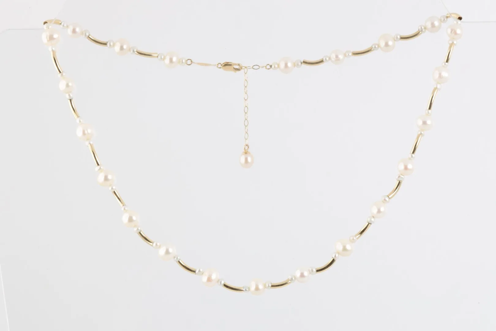 18" 14k Yellow Gold Pearl Necklace with Gold Spacers (11.61g.)