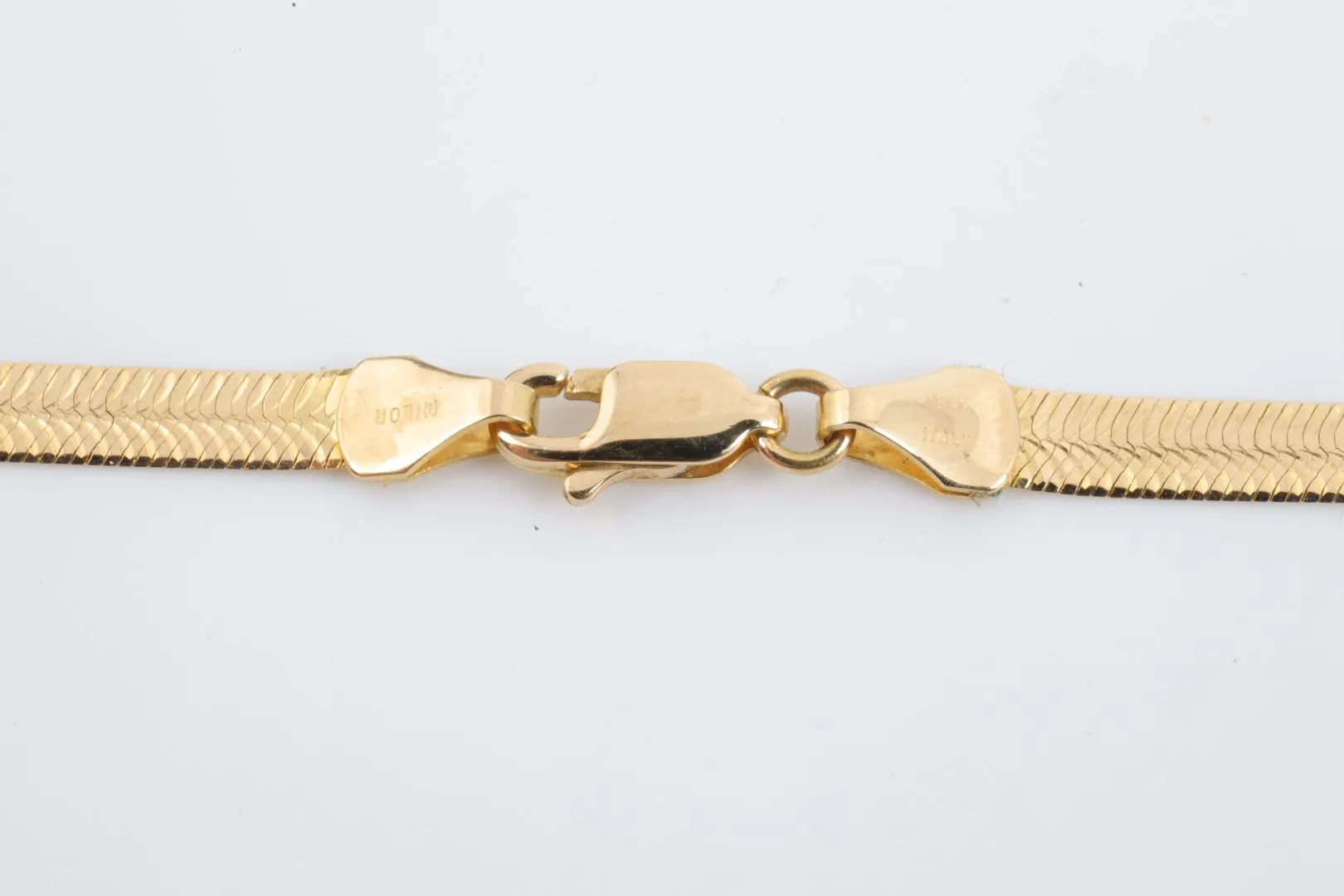 18" 18k Yellow Gold Herringbone Chain (7.56g.)