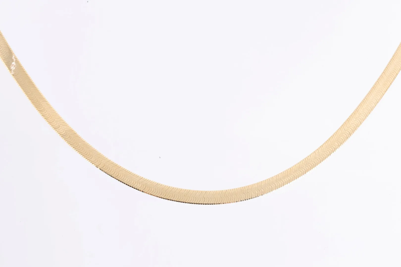 18" 18k Yellow Gold Herringbone Chain (7.56g.)