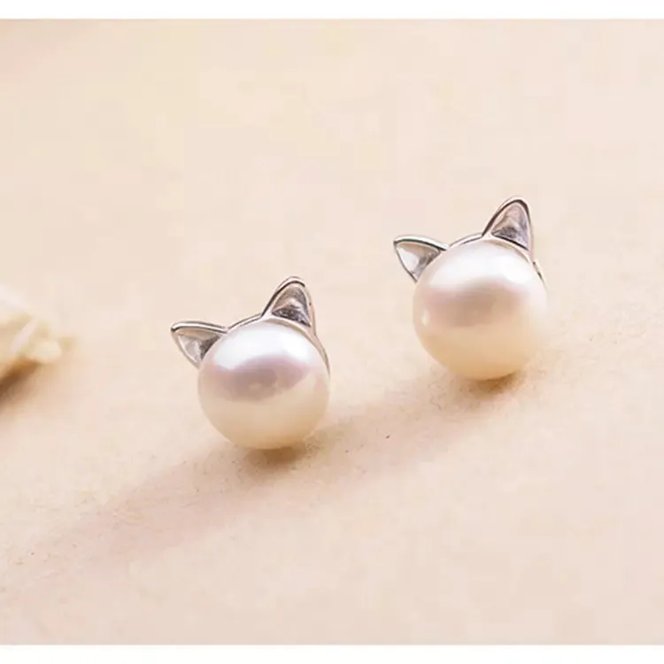 Freshwater Pearl Cat Earrings in Solid 925 Sterling Silver