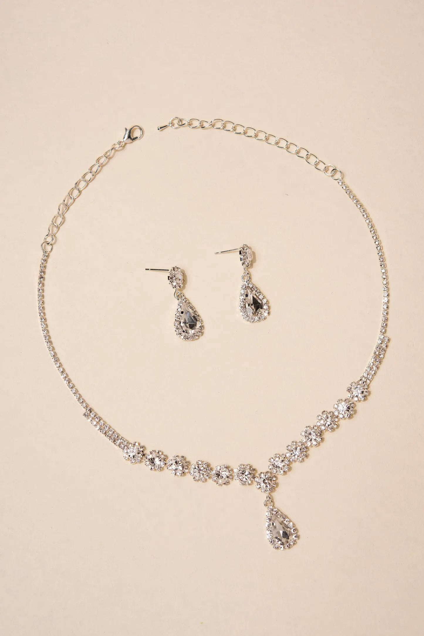 Elegant Gabby Flower Stones & Teardrop Pendant Necklace Set – Stunning Jewelry for Any Occasion