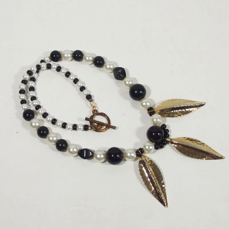 Gasha, Single Strand Black & Pearl Necklace