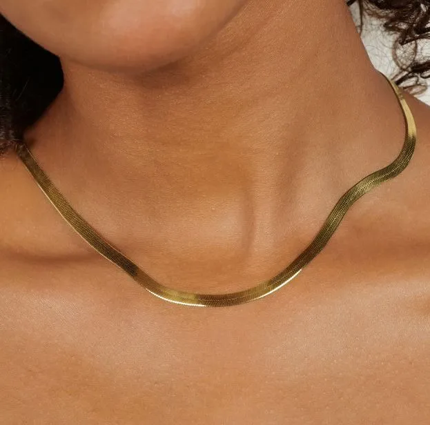 Lady Necklace in Gold