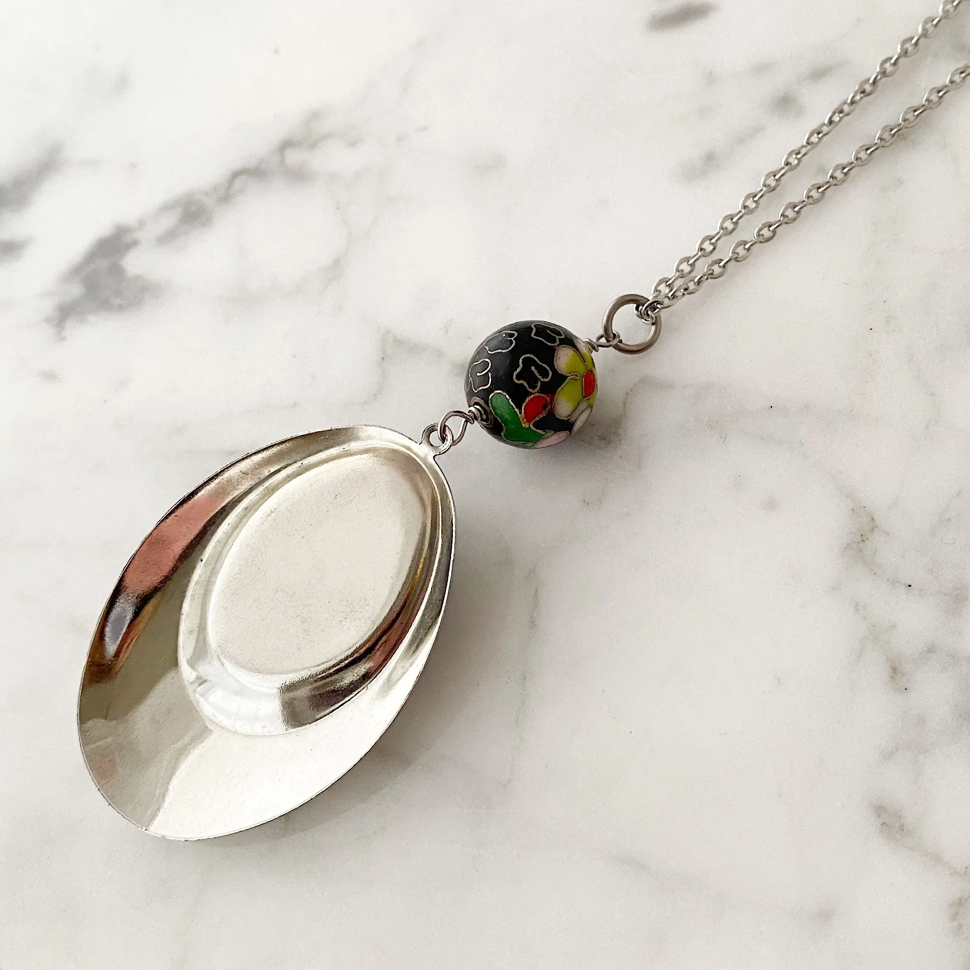 LAINEY black and silver oval pendant