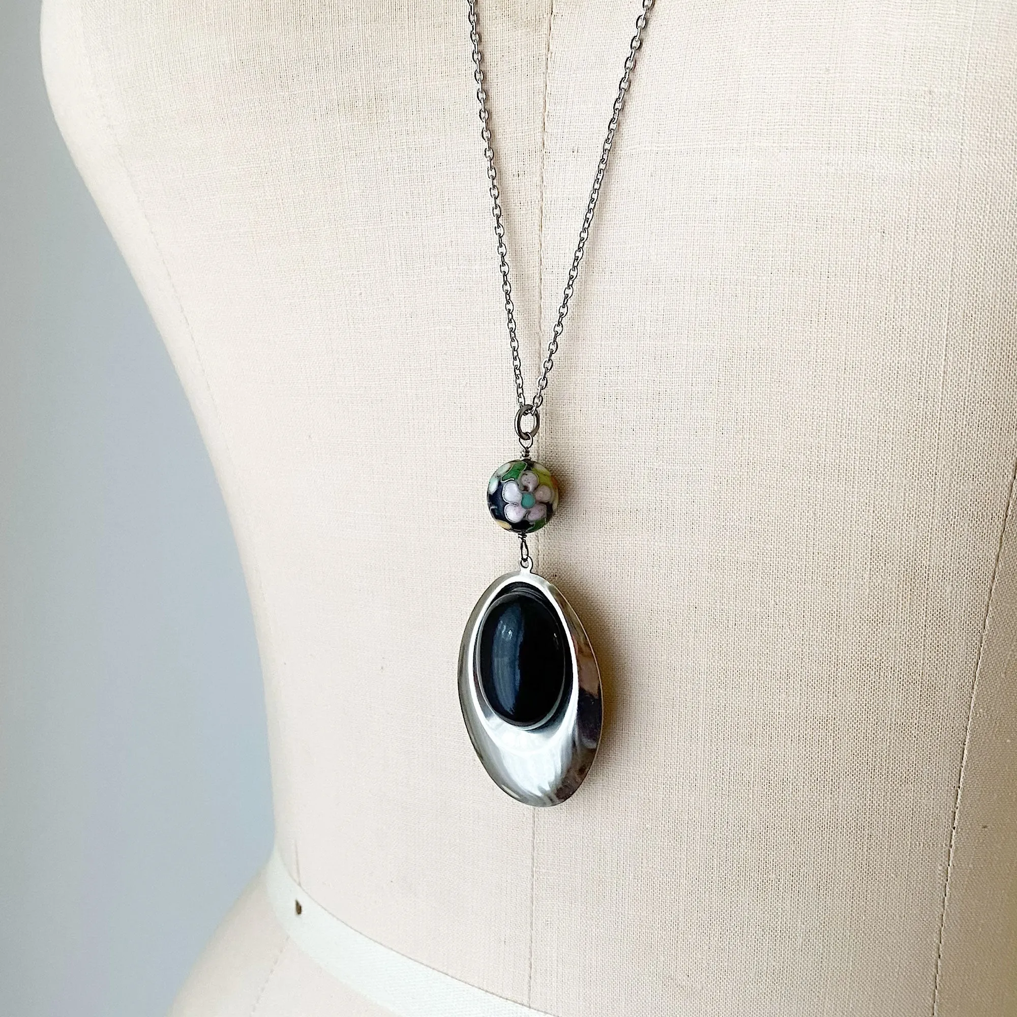 LAINEY black and silver oval pendant