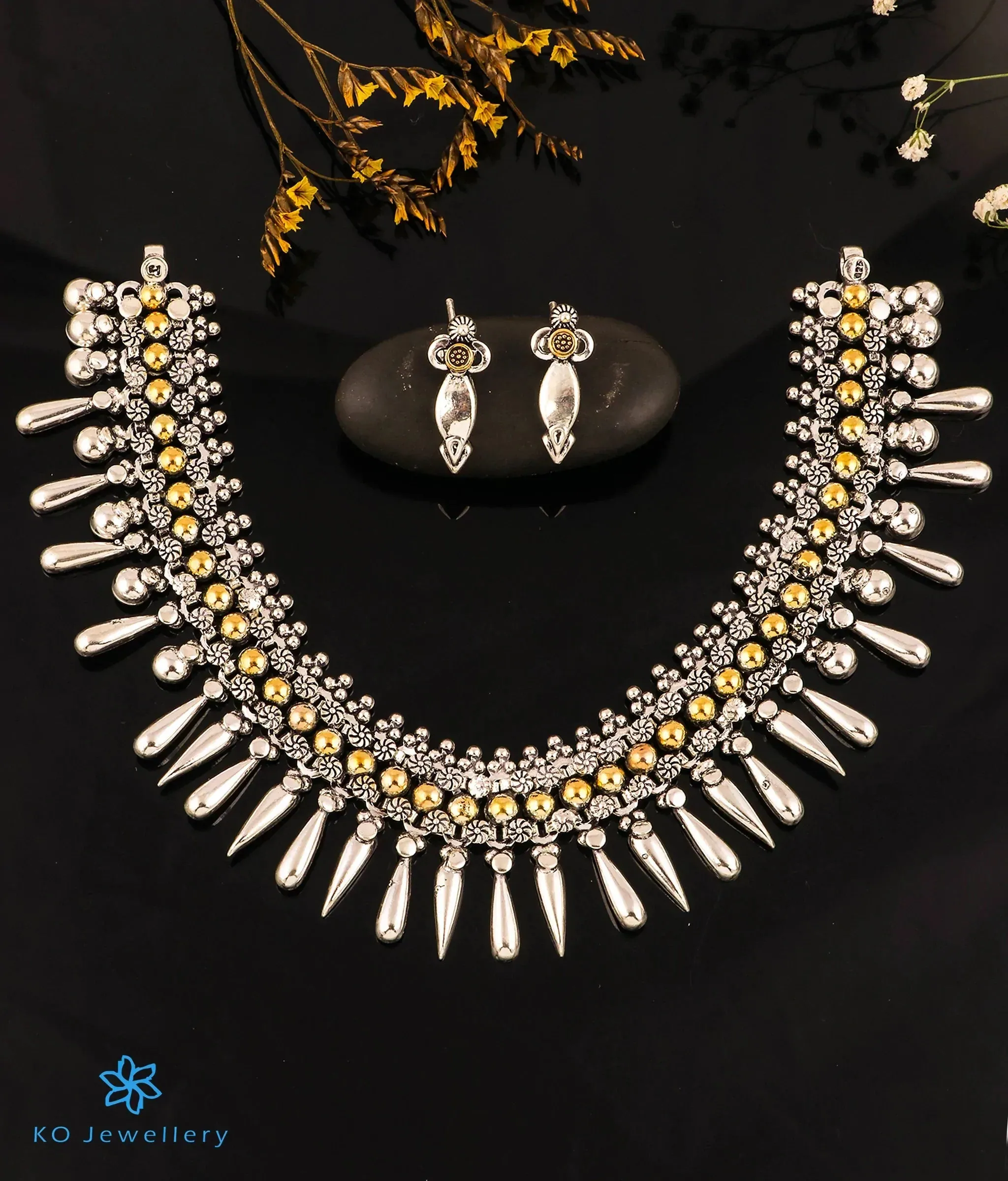 The Ritu Silver Antique Necklace & Earrings (2 tone)