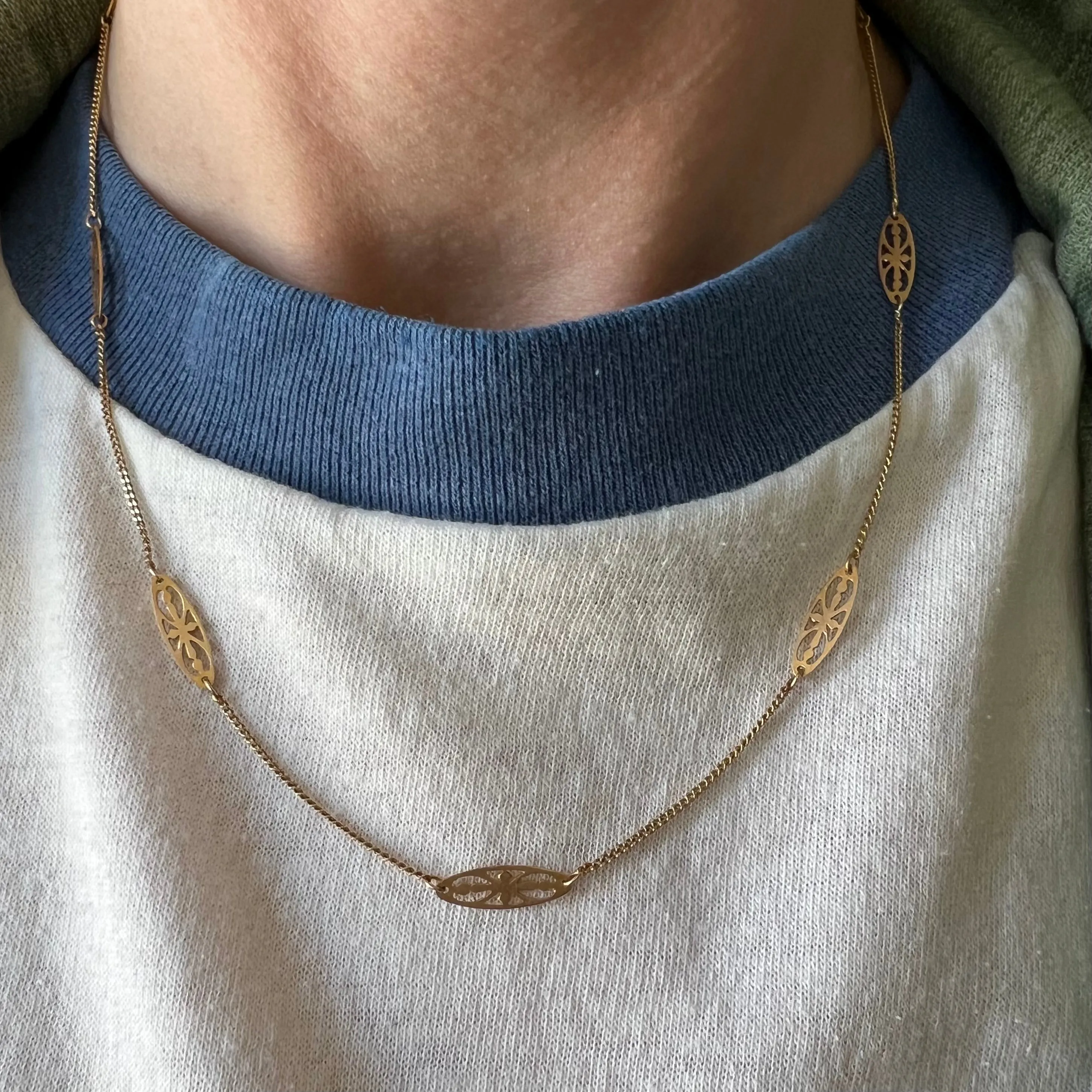 V I N T A G E // ode to deco / 10k yellow gold filigree and curb station chain necklace / 18.25