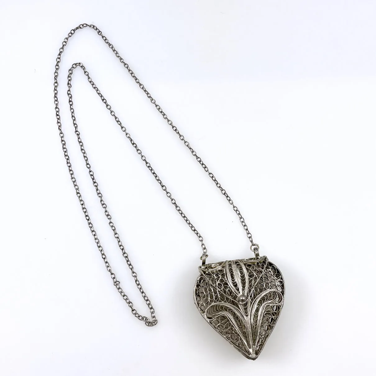 Vintage Silver Filigree Heart Locket Necklace